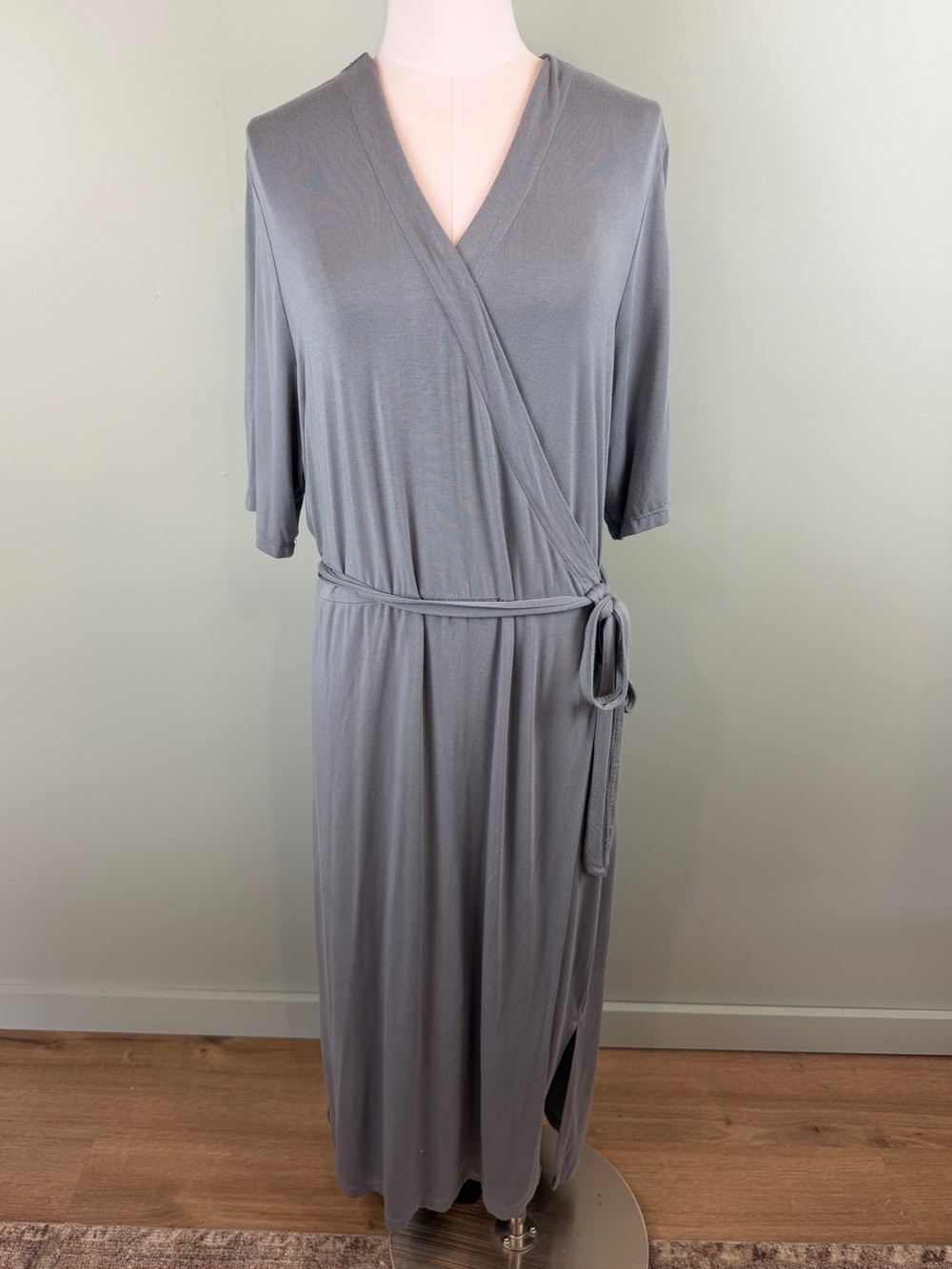 Barefoot Dreams Luxe Milk Jersey® 3/4 Sleeve Wrap Dress Grey size 1X Classic